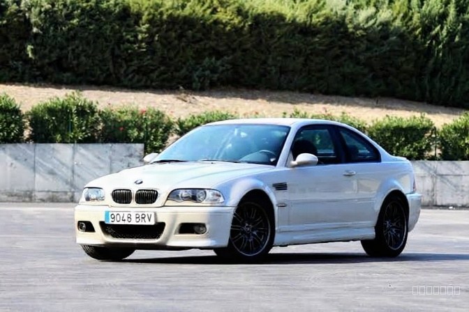 Change the car's paint to a metallic white finish with fine metal flak — AI car build by @ethansanches07