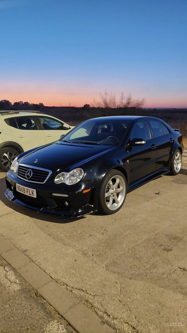 Give the car a full widebody kit with riveted fender flares — AI car build by @manuti2001